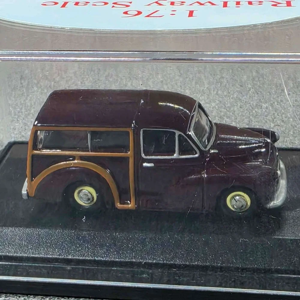 Oxford Morris Minor Traveller 1:76 Maroon Like New Diecast Railway Scale Car